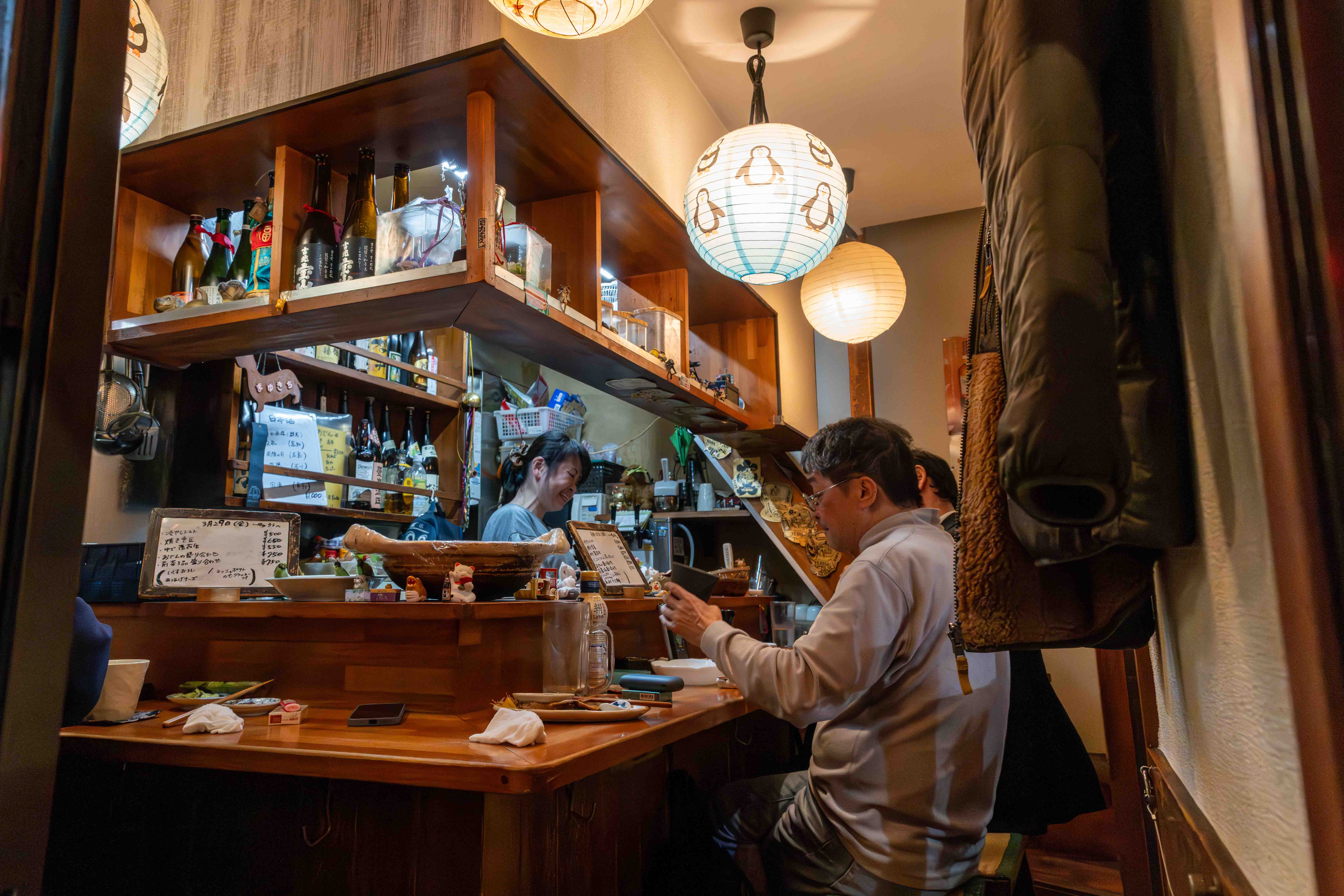 Cozy Izakaya Counter - Tokyo